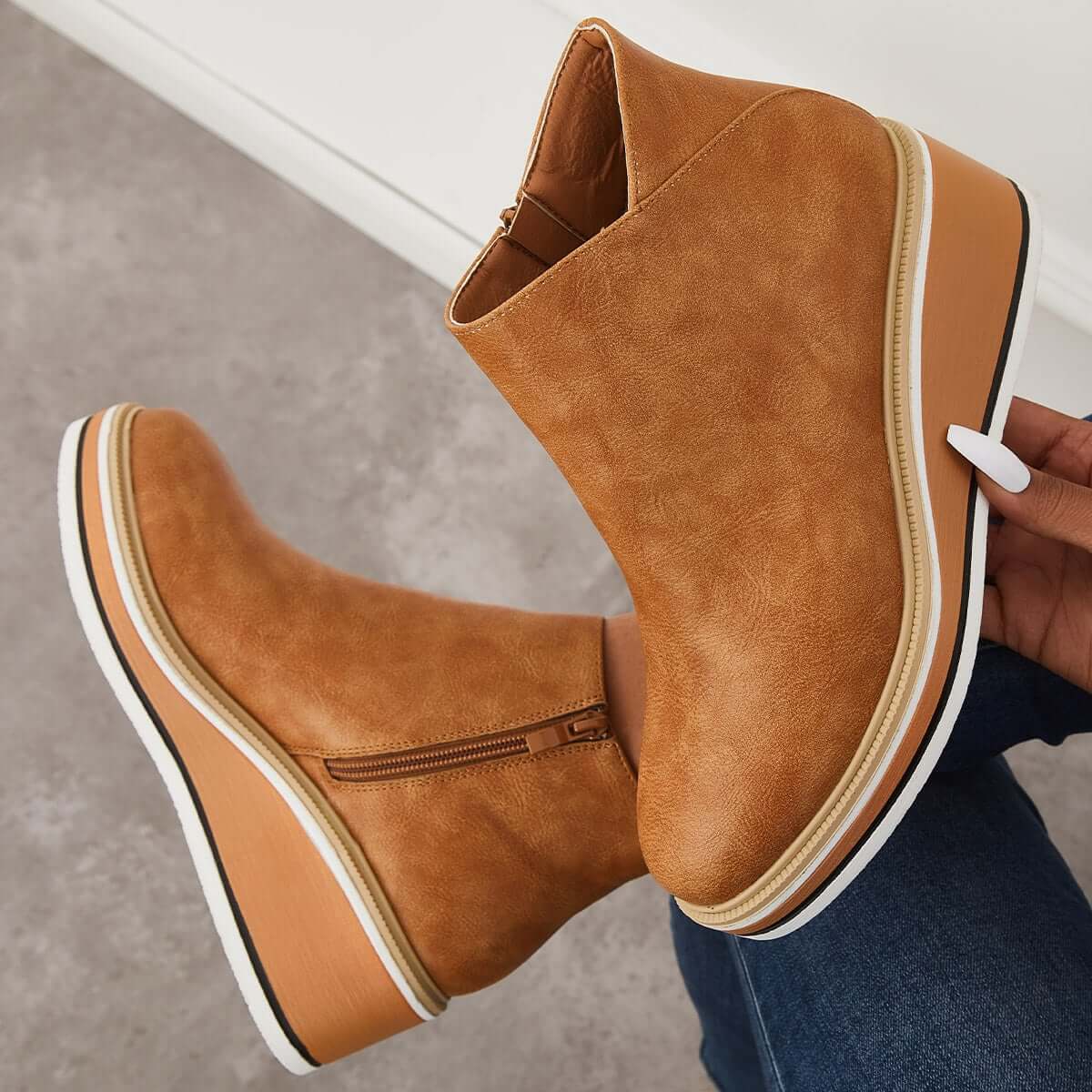 Women's Casual Vegan Leather Plateau Ankle Boots with Zipper | Ideal for Autumn / Winter